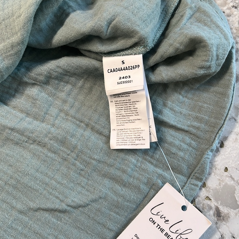 NWT Cupshe V-neck Sleeveless Top • Sage • Small - Picture 2 of 5